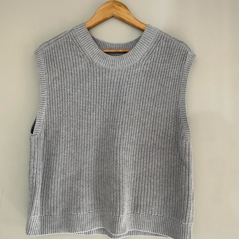 Abercrombie & Fitch Gray Sleeveless Sweater